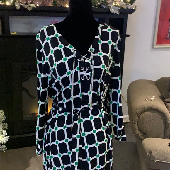 Dress - Picture 4 of 6